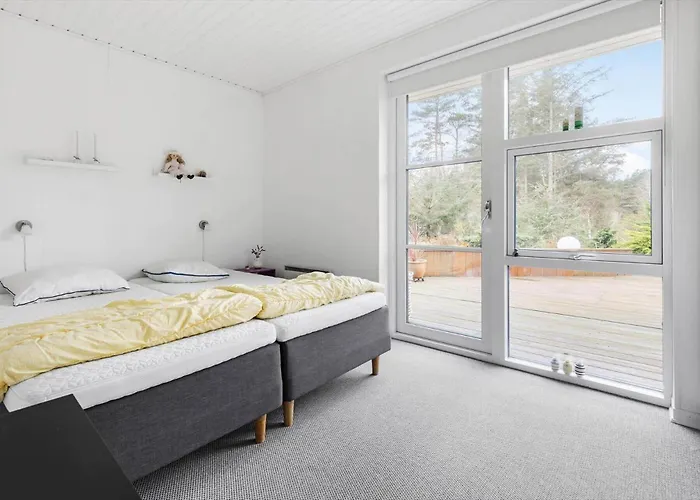 1481-aakirkeby-poserekrogen-19 بيت للعطل *